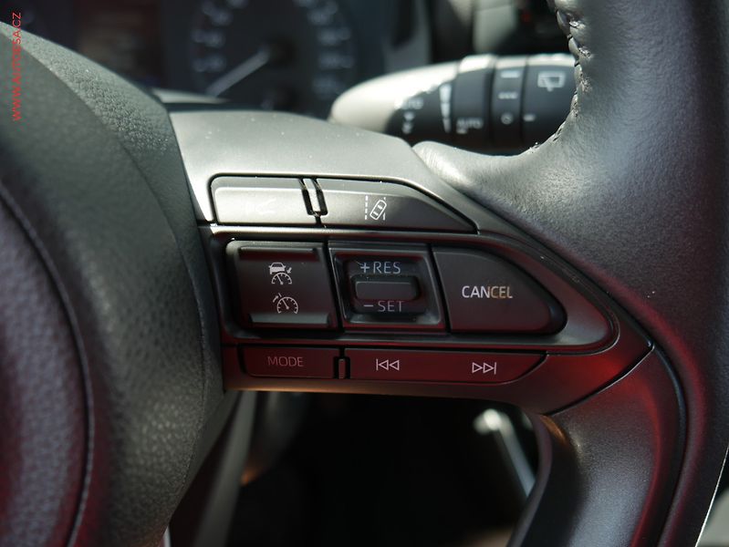 Toyota Yaris (2023) 1.5i, 1.maj,ČR, Dynamic, AC - fotka 13 z 23