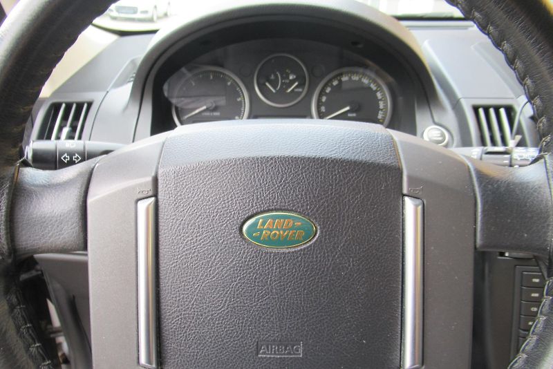 Land Rover Freelander 2.2TD 4x4 AUT. KLIMA TAŽNÉ - fotka 12 z 20