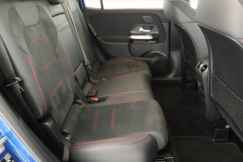 Mercedes-Benz GLB (2024) 200 d 4MATIC - fotka 7 z 20
