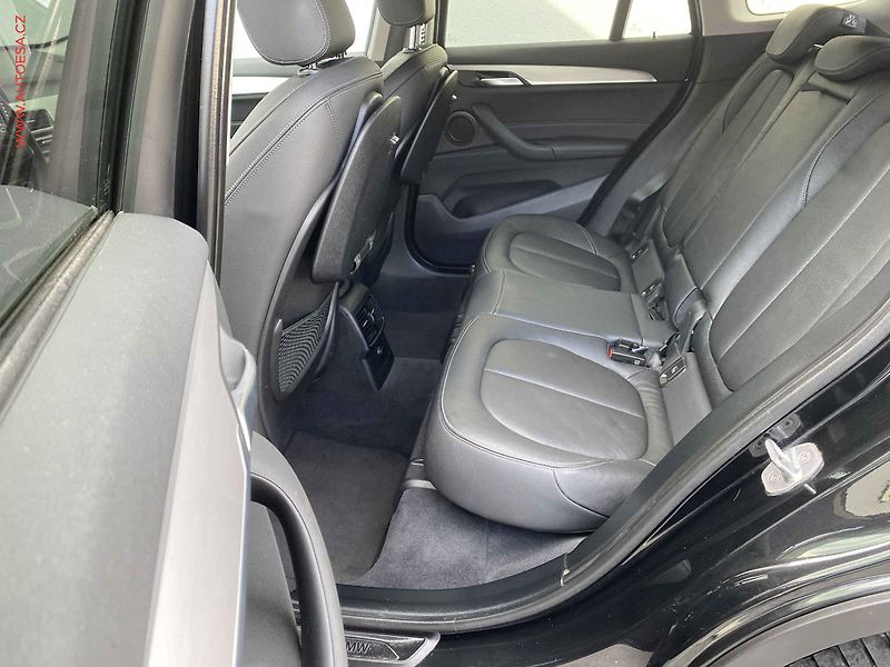 BMW X1 (2017) 2.0d xDrive20d, Sport Line - fotka 10 z 18