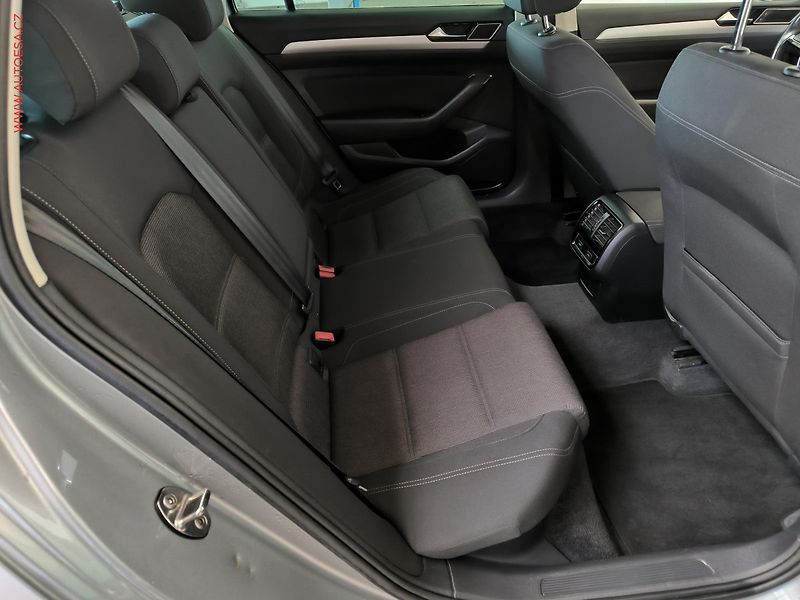 Volkswagen Passat (2019) 1.5 TSi, Comfortline, navi - fotka 11 z 17