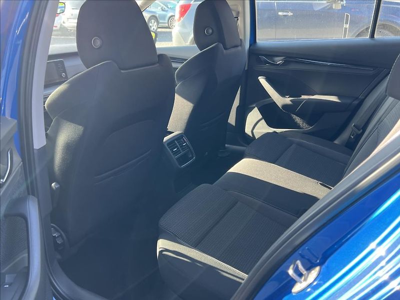 Škoda Octavia 2,0 TDi Ambition LED záruka - fotka 13 z 29