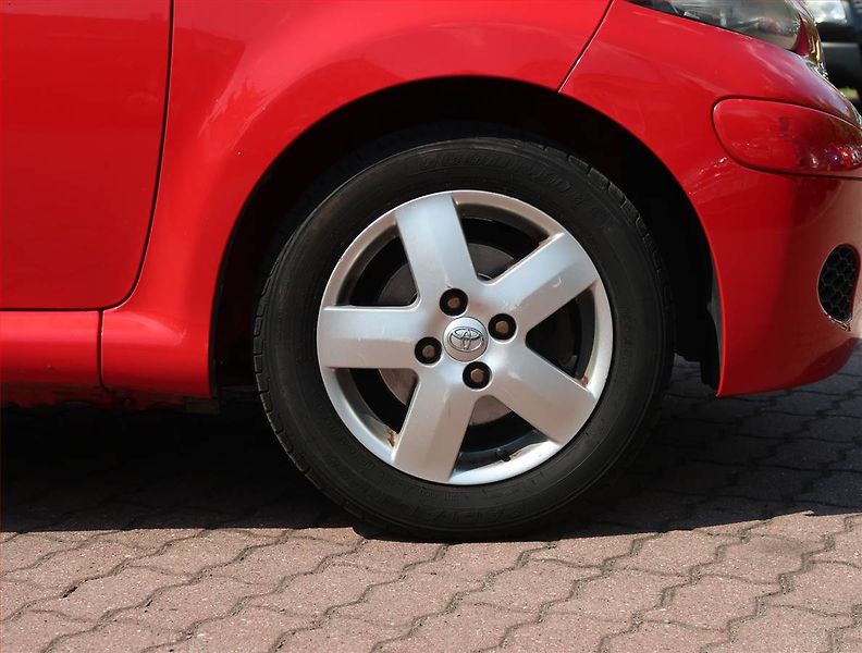 Toyota Aygo (2011) 1.0 VVT-i, nová STK - fotka 14 z 15