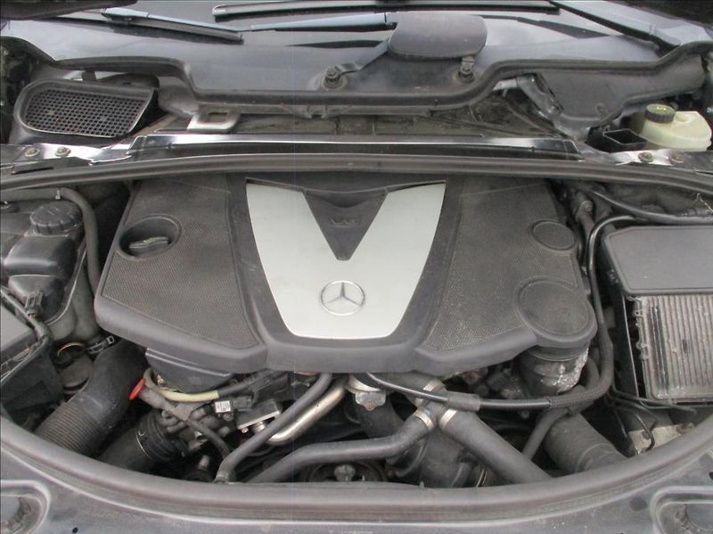 Mercedes-Benz Třídy R 3,0 320CDI, AMG, 4MATIC, DPH, - fotka 34 z 49