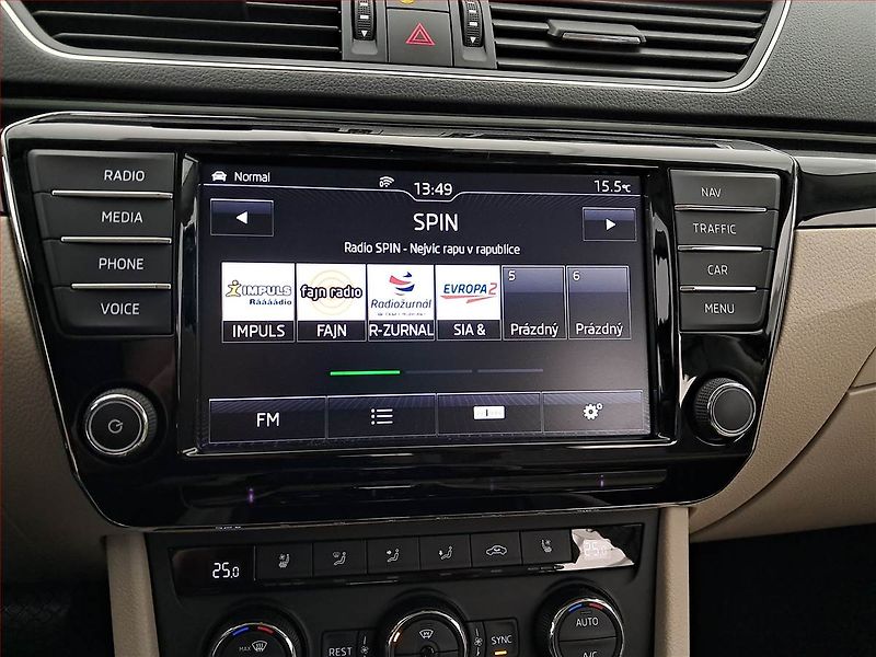 Škoda Superb (2017) Laurin&Klement 2.0 TSI, 4X4 - fotka 12 z 20