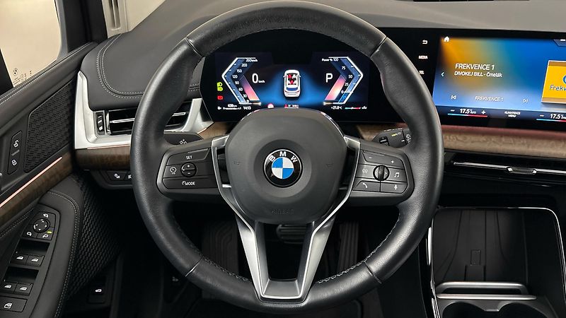 BMW Řada 2 218i AUT Luxury Line - fotka 9 z 27