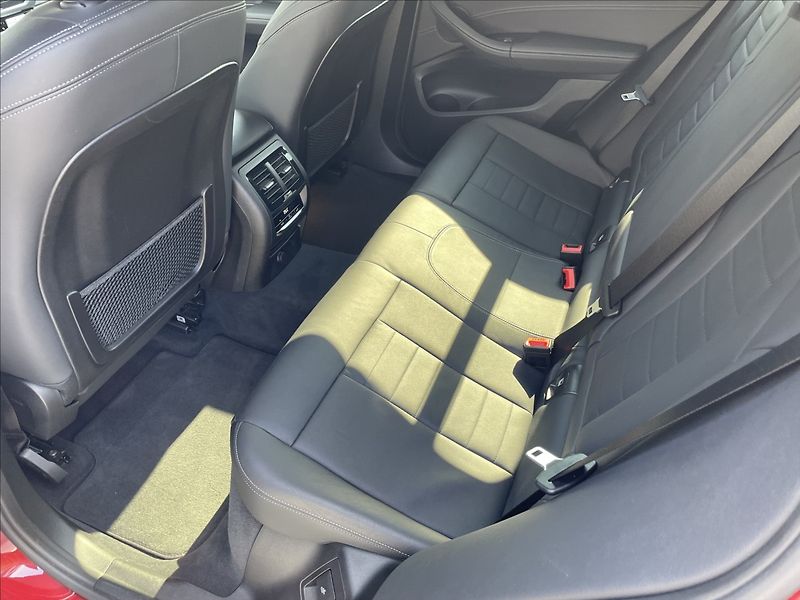 BMW X4 XDRIVE30D Mpaket ČR.1.MAJ. - fotka 23 z 32
