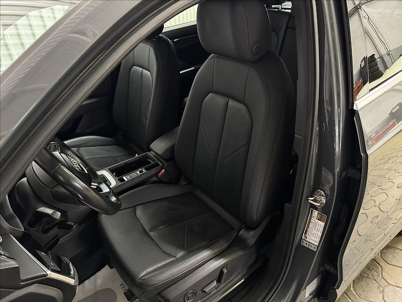 Audi Q3 45TFSI Quattro Pano - fotka 31 z 41