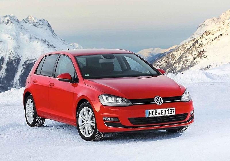Autosalony ojetých aut Škoda jsou dnes často k nerozeznání od těch, kde se prodávají nová auta