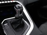 Peugeot 5008 1,2 PT 96kW Allure PANO 7-míst - náhled 24