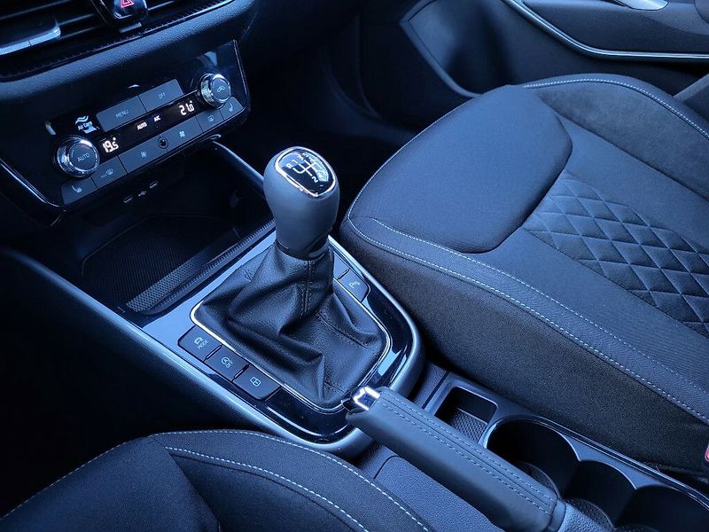 Škoda Fabia Dynamic 1,0TSI 85kW - fotka 28 z 30