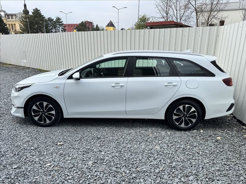 Kia Ceed 1,5 T-GDi Spin DPH 1.maj ČR - fotka 4 z 50