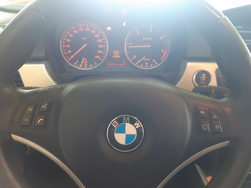 BMW Řada 3 320 XDRIVE  - fotka 15 z 22
