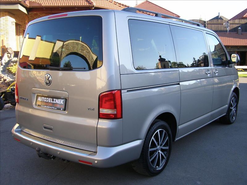 Volkswagen Multivan 2,0   1 MAJITEL 2xsoupacky 180 - fotka 6 z 41