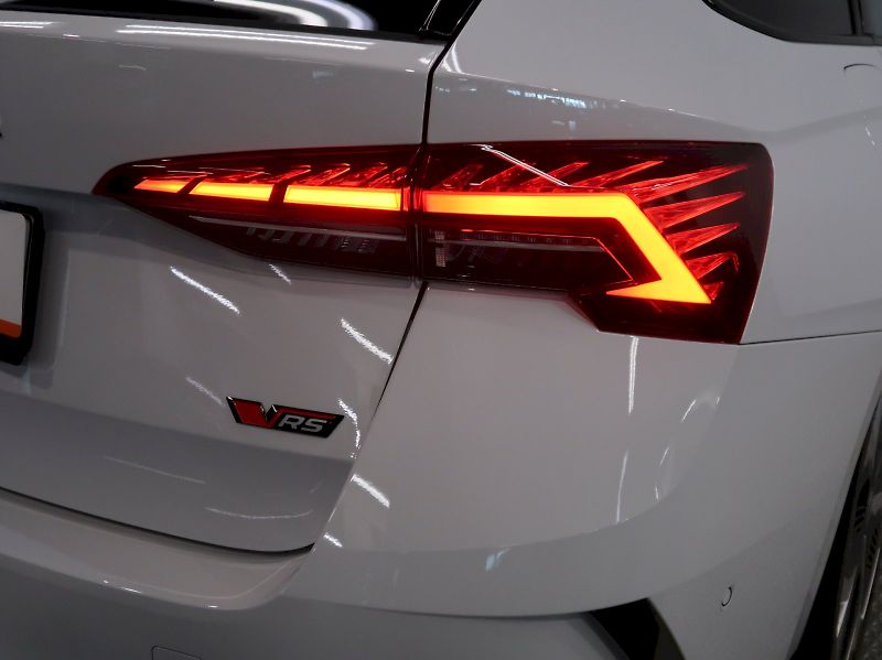 Škoda Octavia (2026) RS 2.0TSI 195KW DSG TAŽNÉ PANO - fotka 45 z 48
