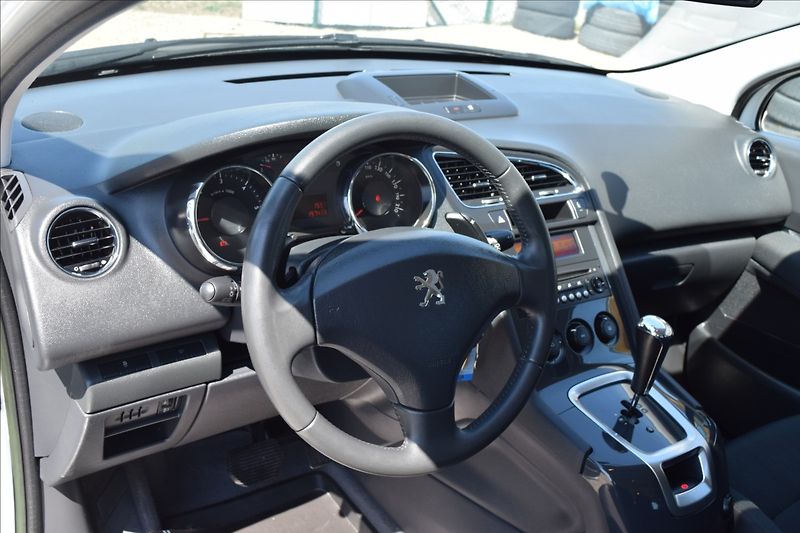 Peugeot 5008 1,6 HDI 84KW AUTOMAT PO SERVIS - fotka 16 z 49