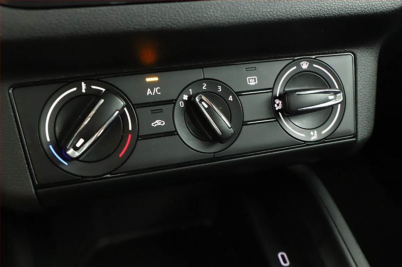 Škoda Kamiq (2022) 1.0 TSI, Serv.kniha - fotka 15 z 16