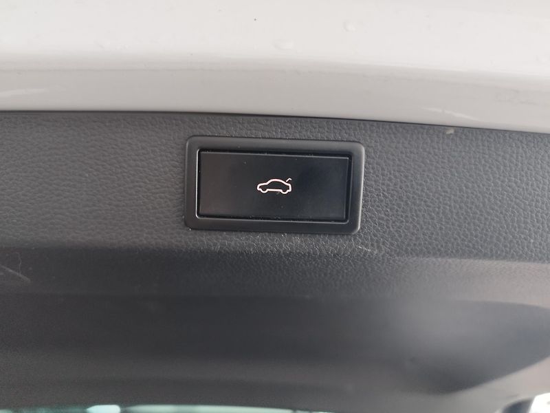 Škoda Karoq (2017) 1,0TSI,85KW,FULL,LED,ALU,KŮŽE - fotka 11 z 34