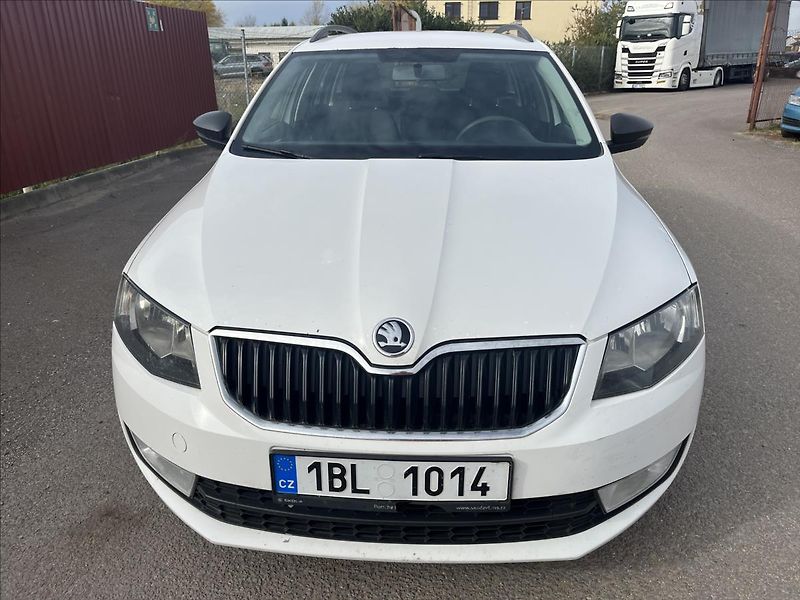 Škoda Octavia 1,6 TDi KLIMA ROZVODY TAŽNÉ - fotka 2 z 30