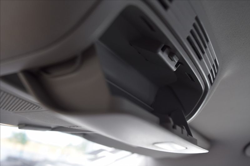 Volkswagen Passat 1,6 i 75KW PO SERVISE - fotka 35 z 41