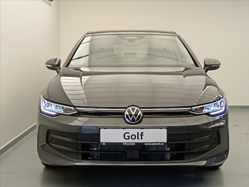 Volkswagen Golf (2025) 1,5   TSI People - fotka 2 z 16
