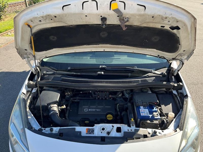 Opel Meriva (2014) - fotka 25 z 32