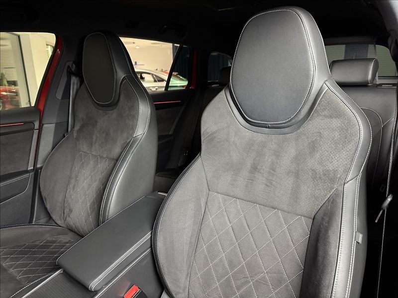 Škoda Superb 1,5 TSi  DSG Sportline Virtual - fotka 24 z 48
