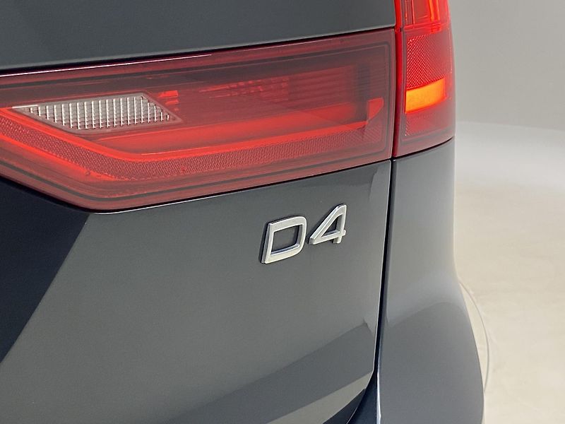 Volvo V90 D4 MOMENTUM AUT  - fotka 33 z 39