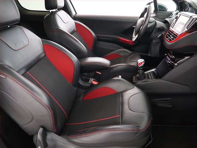 Peugeot 208 (2014) 1.6 GTi, Serv.kniha, Tempomat - fotka 9 z 21