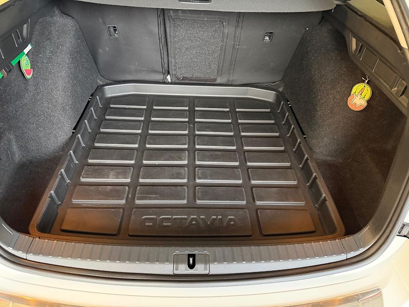 Škoda Octavia 2.0 TDI / 85kW / Amb. ČR - fotka 18 z 19