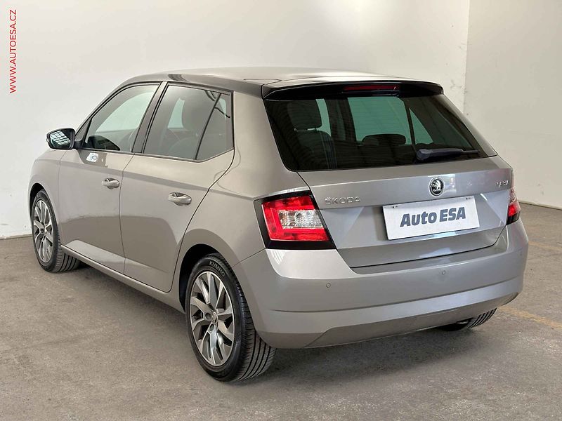 Škoda Fabia (2015) 1.4 TDi, panorama, autoAC - fotka 6 z 15