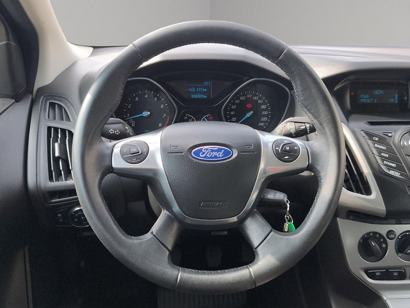 Ford Focus (2014) 1.0 74kW, ČR, 1. majitel, klim - fotka 10 z 21