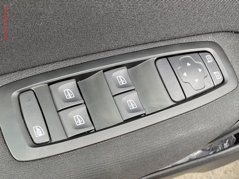 Renault Mégane (2018) 1.3 i, ČR, AC, tempo, park - fotka 11 z 16