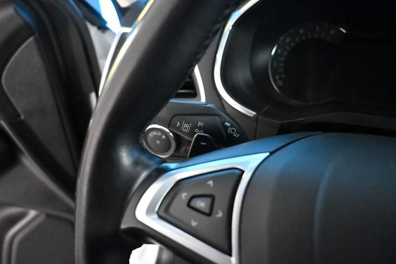 Ford S-MAX (2022) 2.0 7 Míst 140 KW LED SONY ACC - fotka 15 z 41