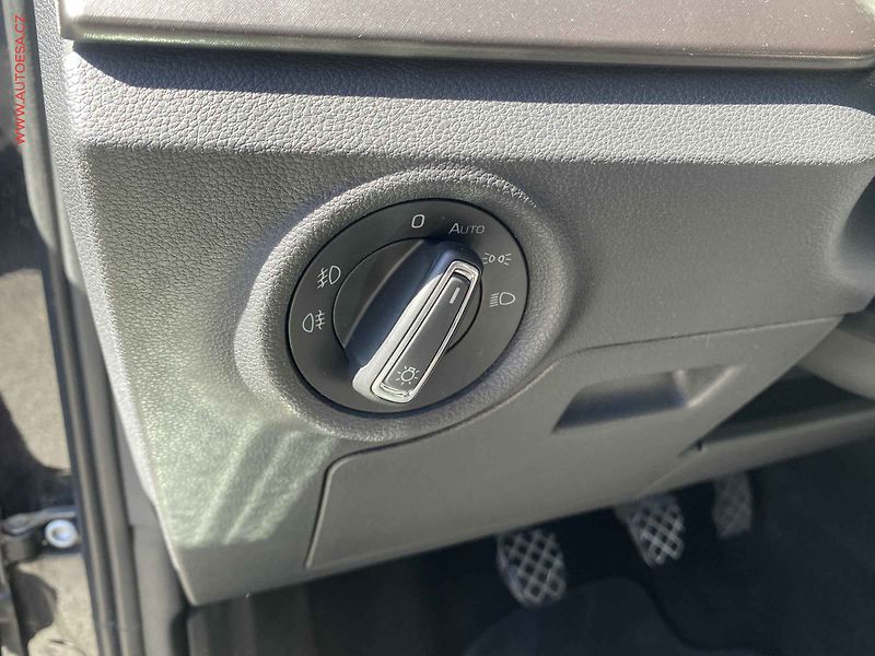Škoda Kamiq (2020) 1.0 TSi, 1.maj,ČR, Style - fotka 15 z 19