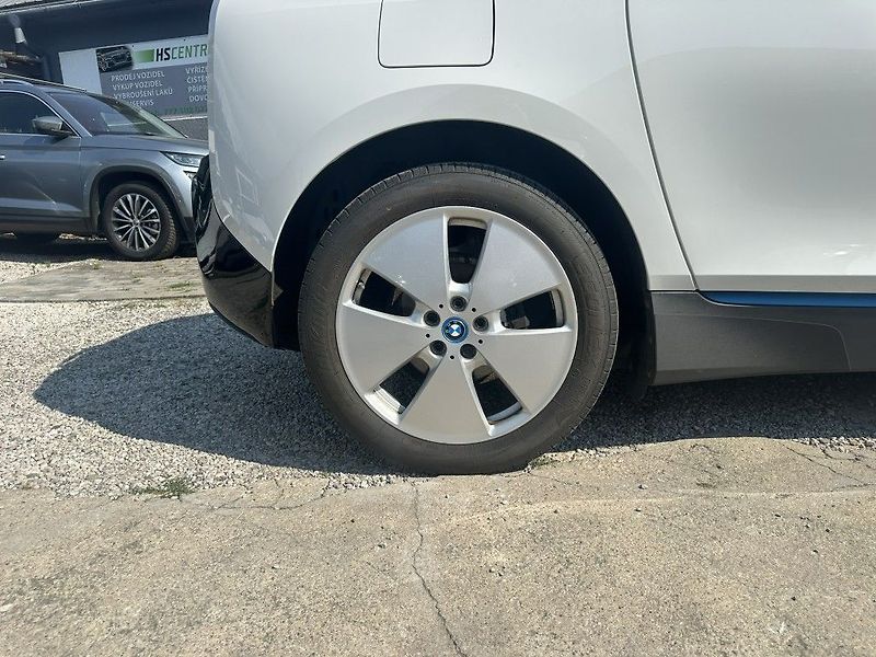BMW i3 (2021) 120Ah 42,2 kWh - fotka 26 z 26