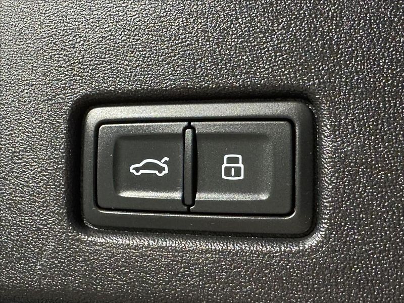 Audi Q4 e-tron 40 S-Line LED Matrix Assist - fotka 15 z 50