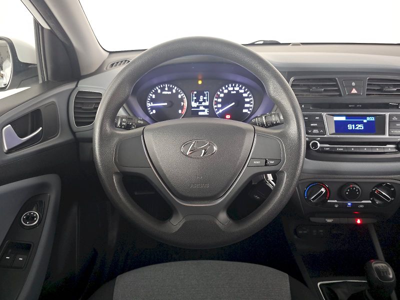 Hyundai i20 (2015) 1.2I 55kW - fotka 8 z 20