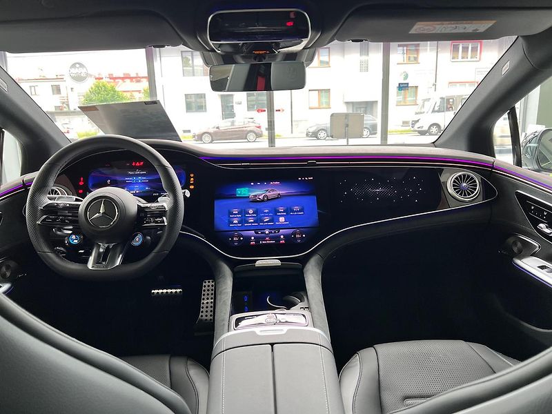 Mercedes-Benz EQE Mercedes-AMG 43 4MATIC demo - fotka 17 z 21