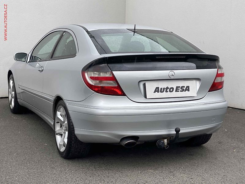 Mercedes-Benz Třídy C (2006) 2.2CDi, ČR, AC, TZ - fotka 6 z 17