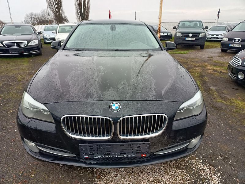 BMW Řada 5 (2011) 535i xDrive - fotka 3 z 50
