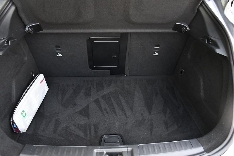 Infiniti QX30 220 CDI 4MATIC PANO ACC - fotka 45 z 52