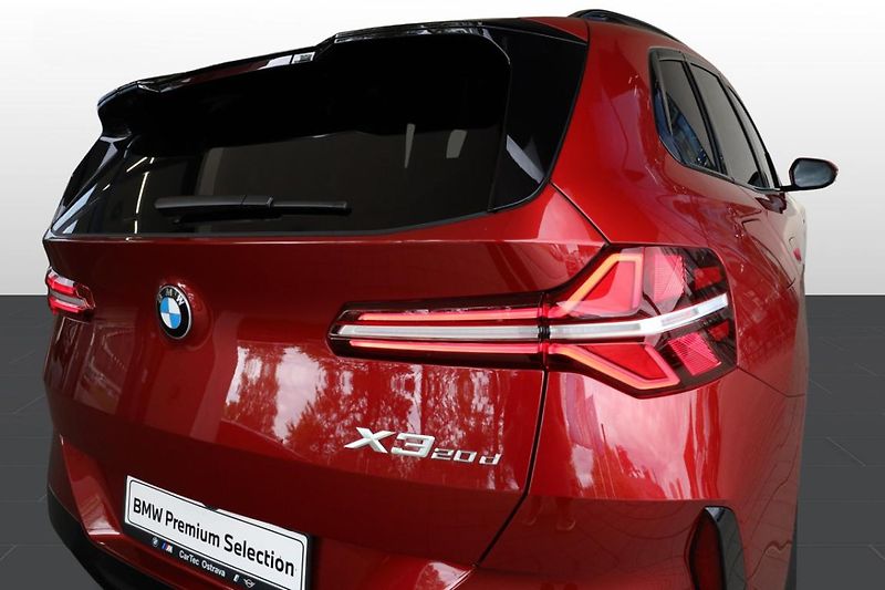 BMW X3 xDrive20d - fotka 17 z 24
