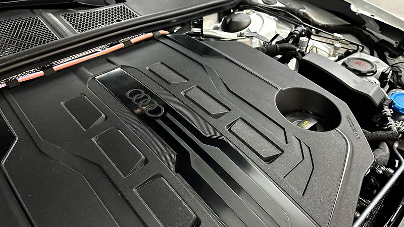 Audi A6 S-LINE / ZÁRUKA / TOP STAV - fotka 47 z 51