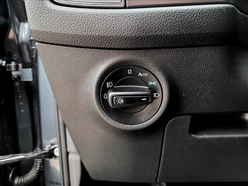 Škoda Kodiaq 1,5 TSI,DSG,7míst,navi,výhřev - fotka 37 z 50