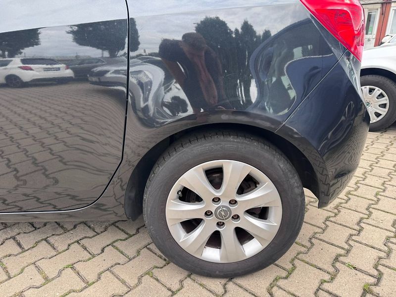 Opel Meriva (2015) 1,4i 74 KW KILOMETRY NOVÁ STK - fotka 15 z 42