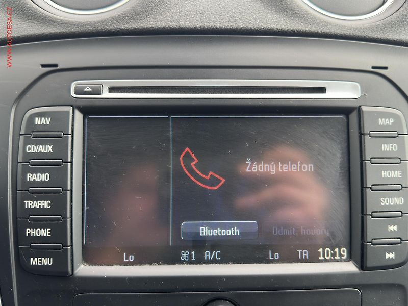 Ford Mondeo (2013) 2.0 TDCI, AC, navi - fotka 18 z 18