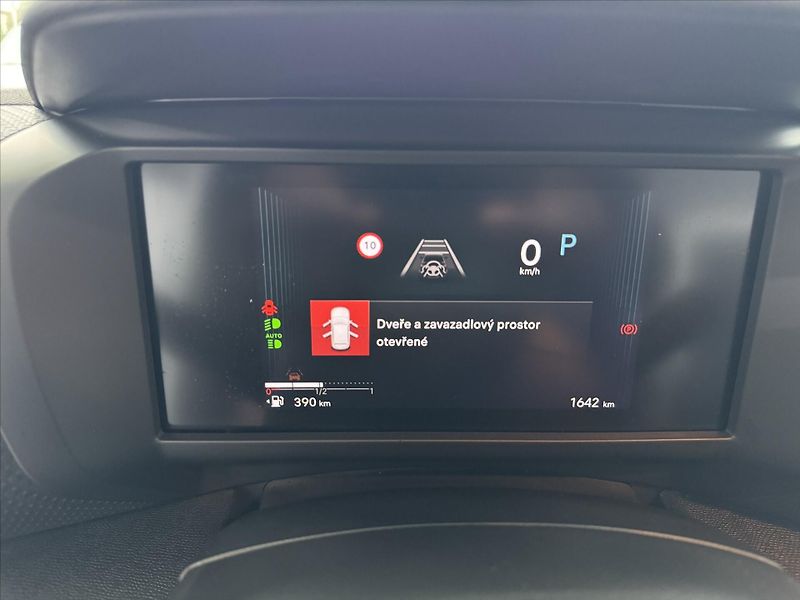 Citroën C4 1,2   MAX Petrol 130k Automati - fotka 15 z 20