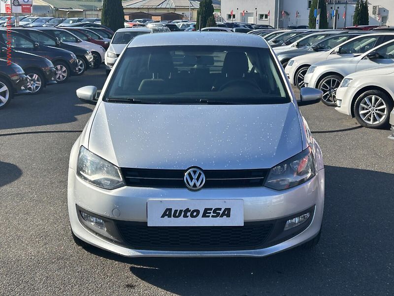 Volkswagen Polo (2011) 1.2HTP, ČR, AC, temp, STK1/28 - fotka 2 z 15