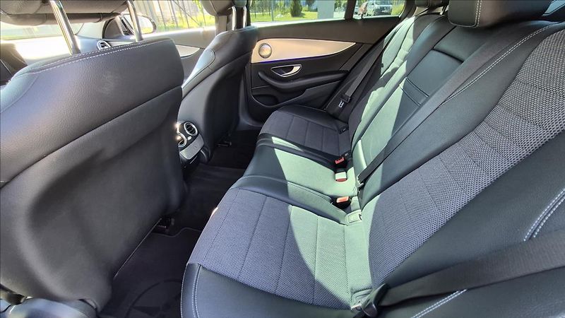 Mercedes-Benz Třídy E 2,0 143 KW E220d ČR Avantgarde - fotka 11 z 28